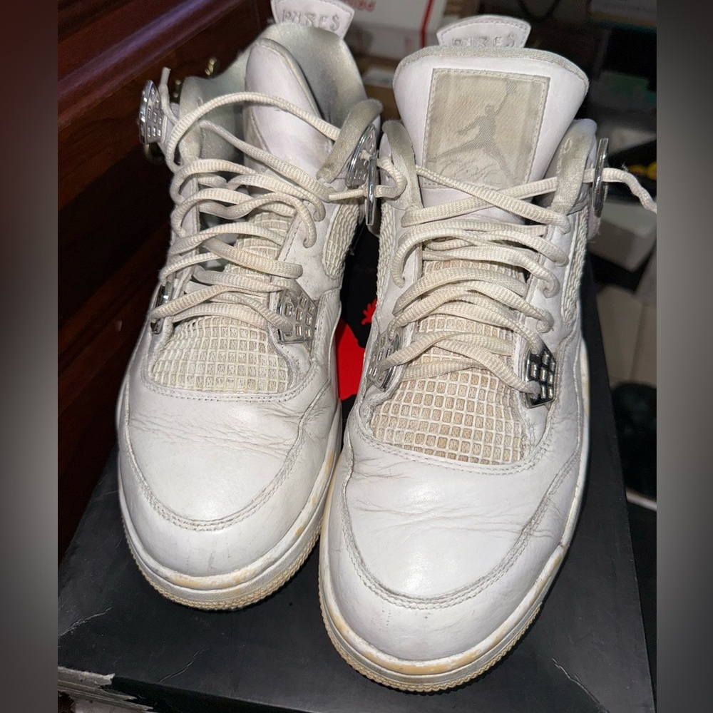 Air Jordan’s 4’s retro